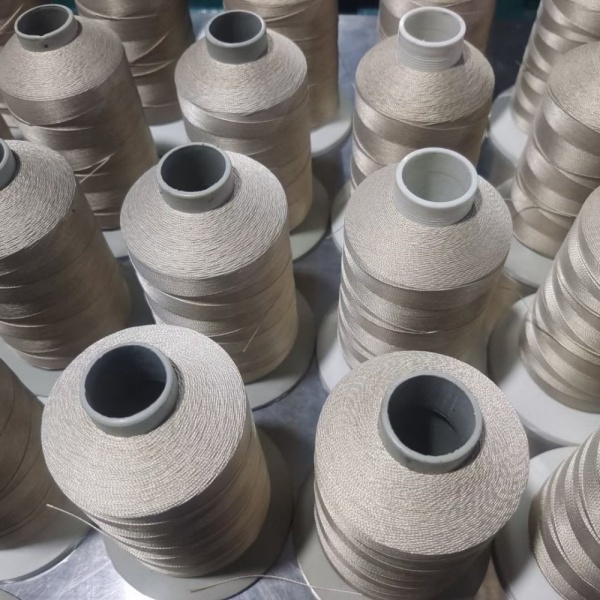 PTFE coated fiberglass sewing thread PTFE coated fiberglass sewing thread